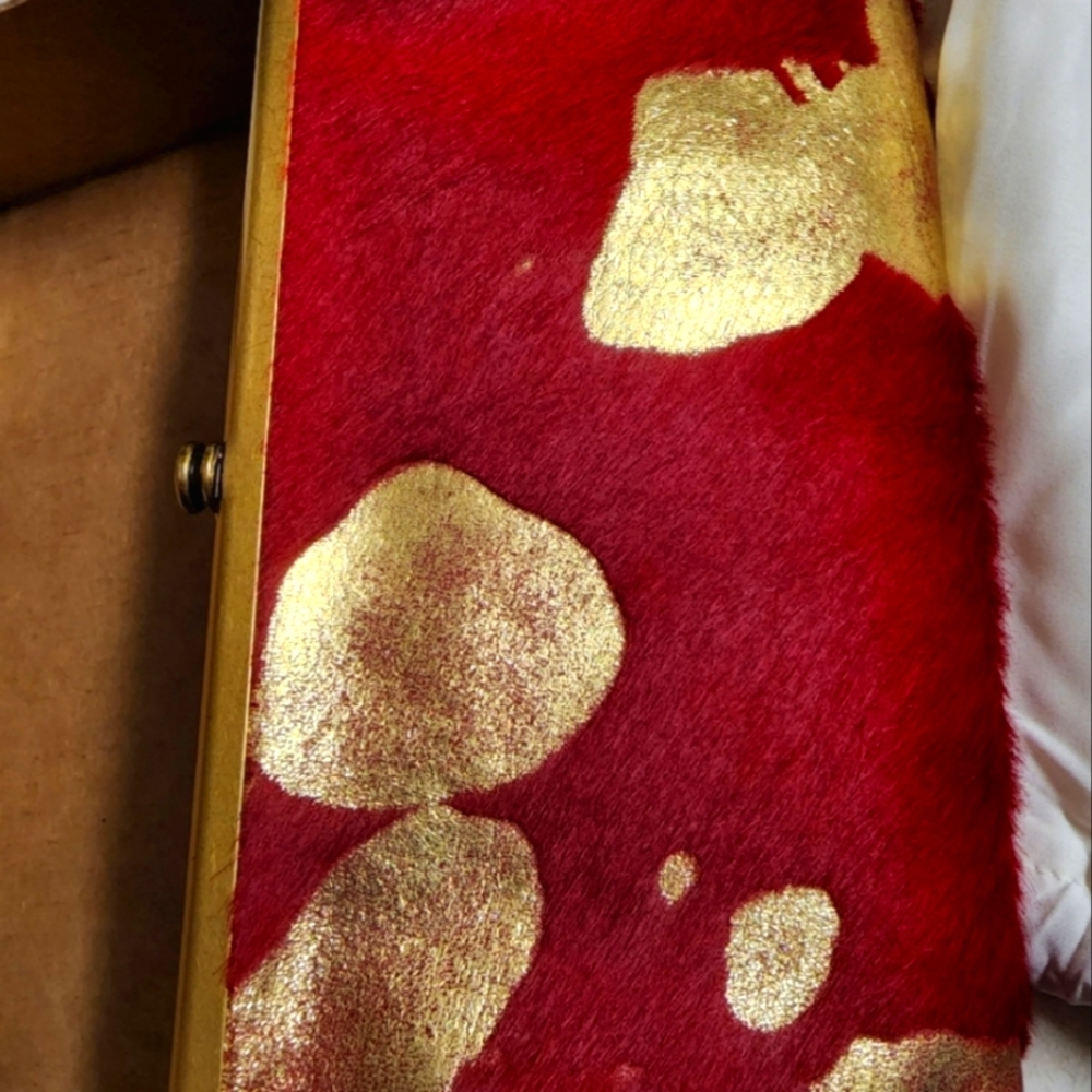 HOBO Lauren wallet (New with tags) Retired Red cow hide and gold leaf clutch